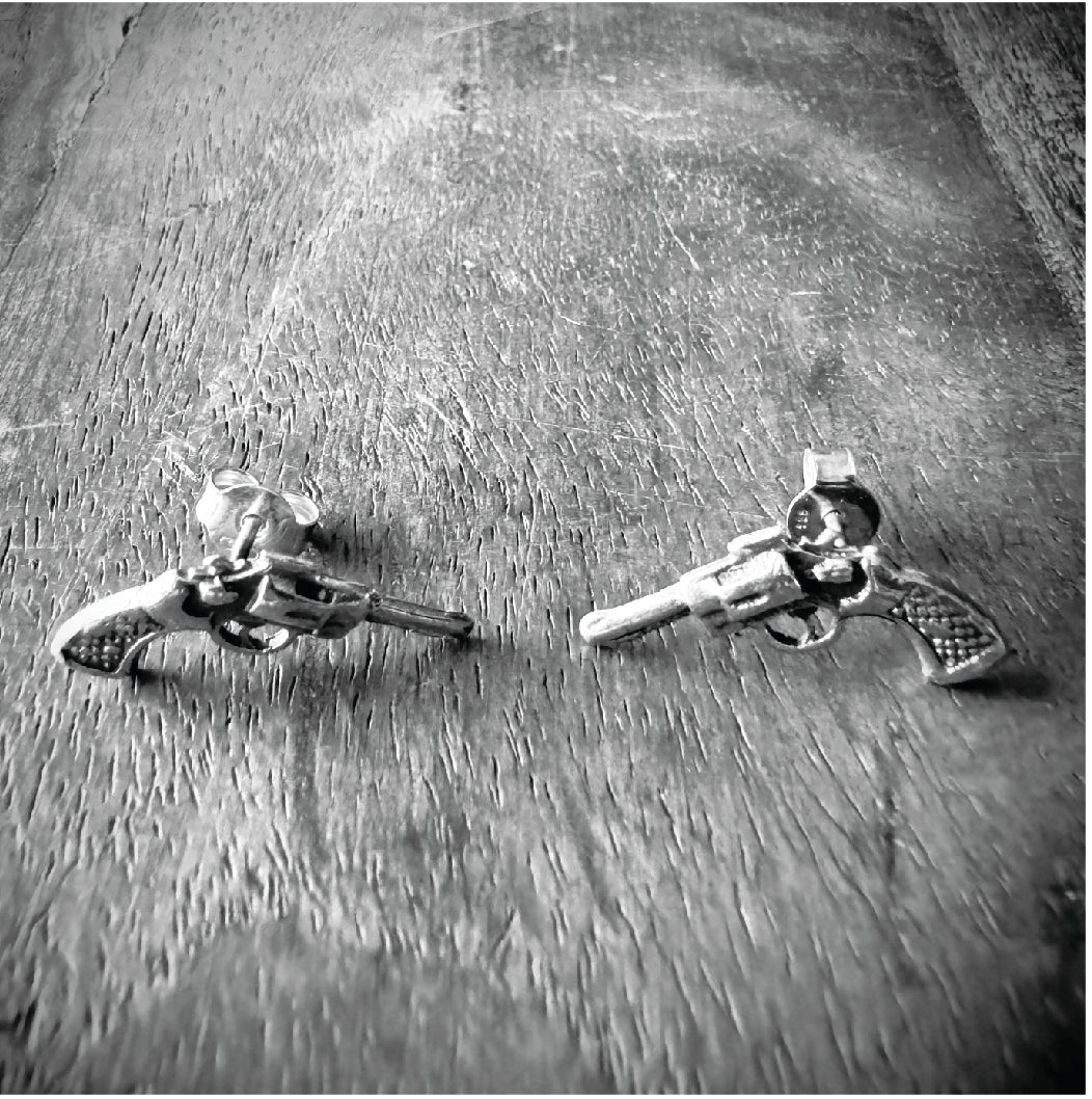 ★PISTOL EARRINGS★