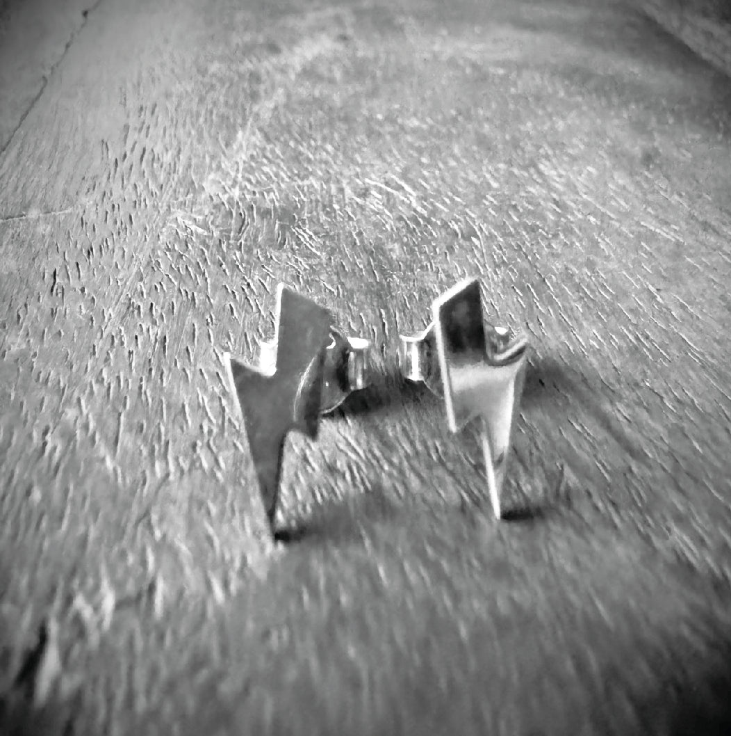 ★LIGHTNING BOLT EARRINGS★