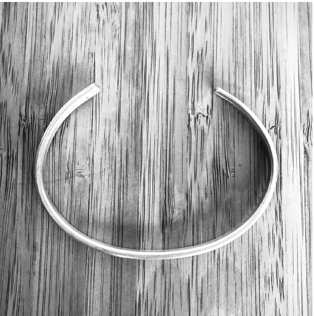 ★ESSENCIAL CUFF★