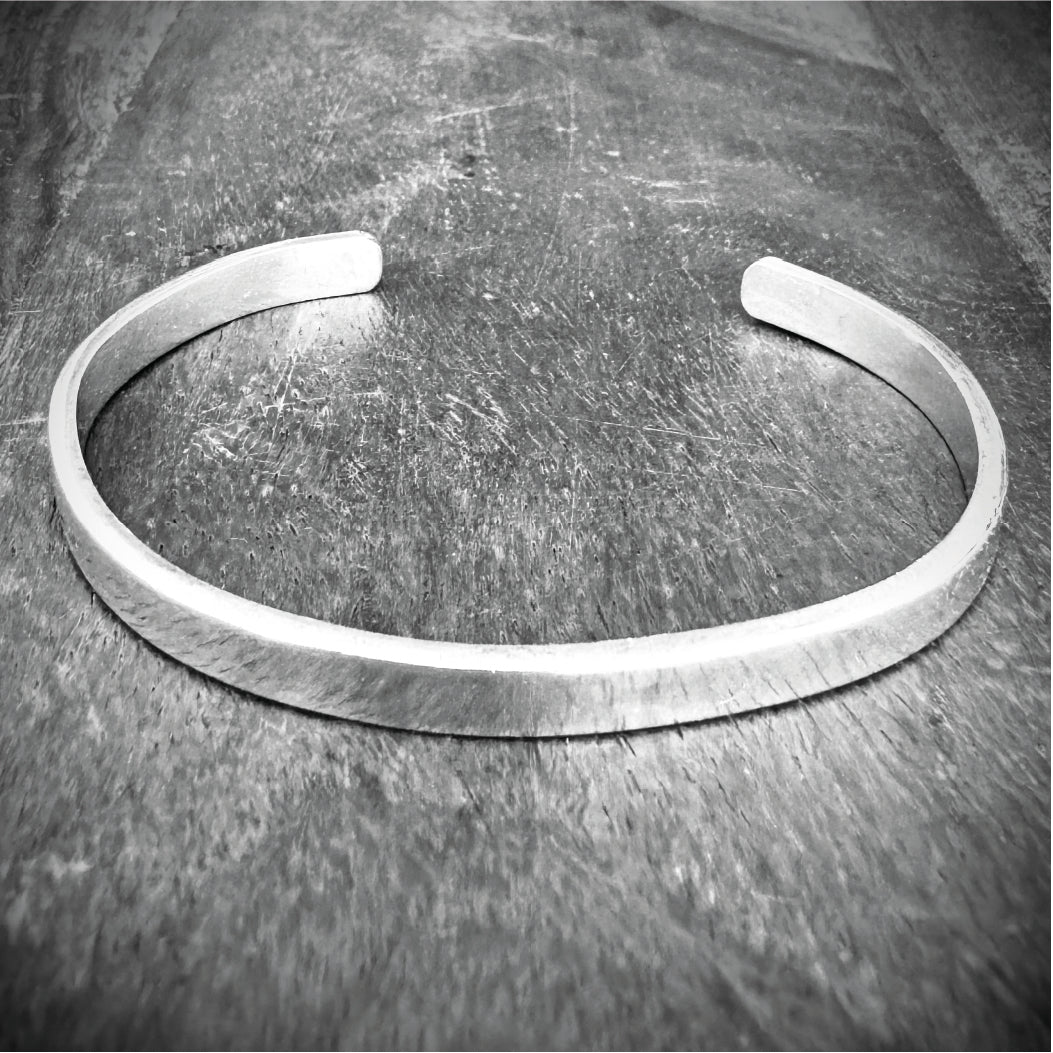 ★ESSENCIAL CUFF★