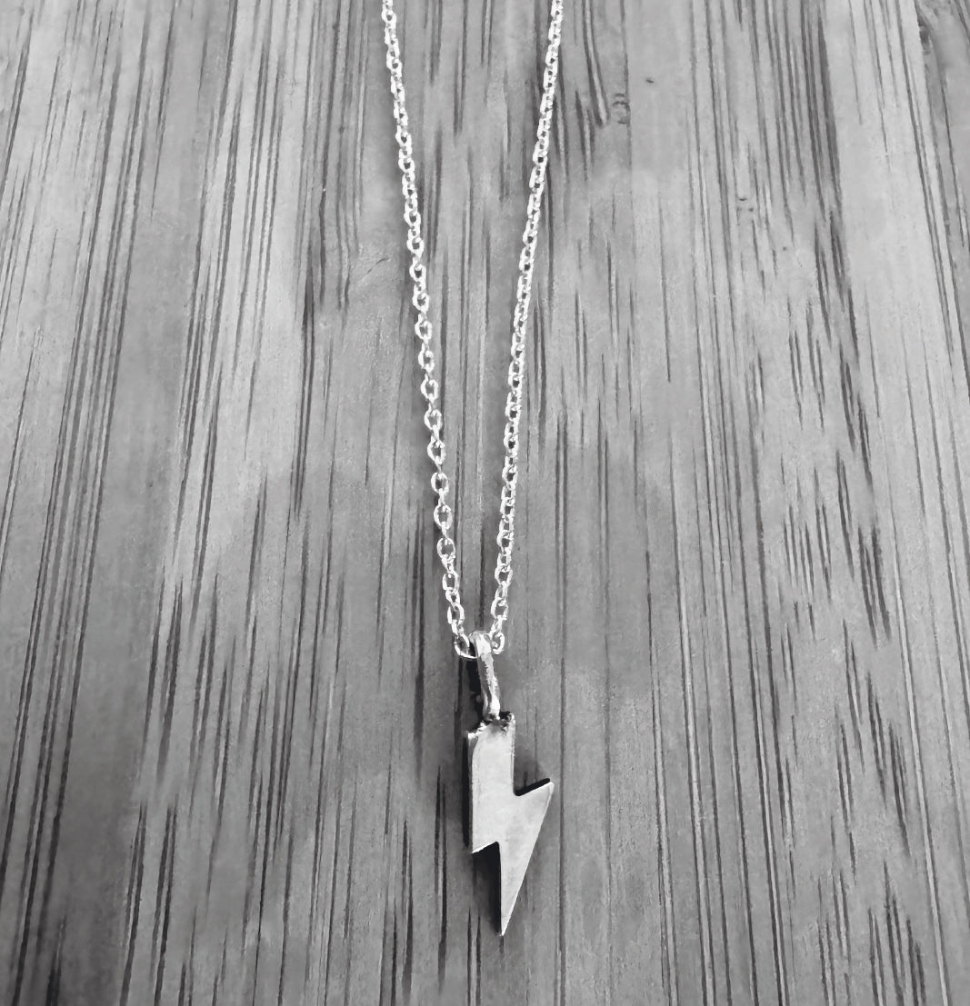 ★MINI LIGHTNING BOLT NECKLACE★