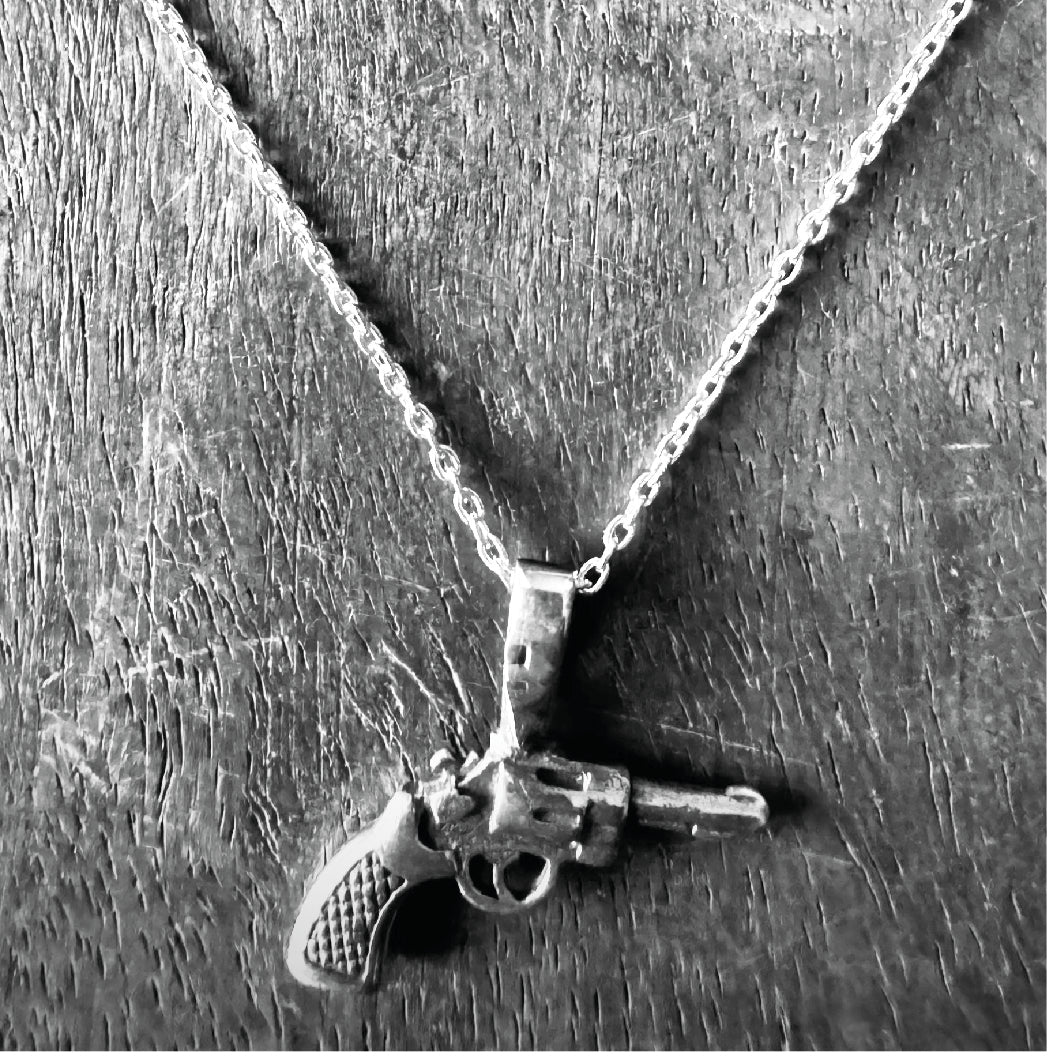 ★PISTOL NECKLACE ★