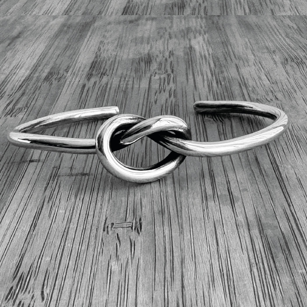 ★KNOT CUFF★