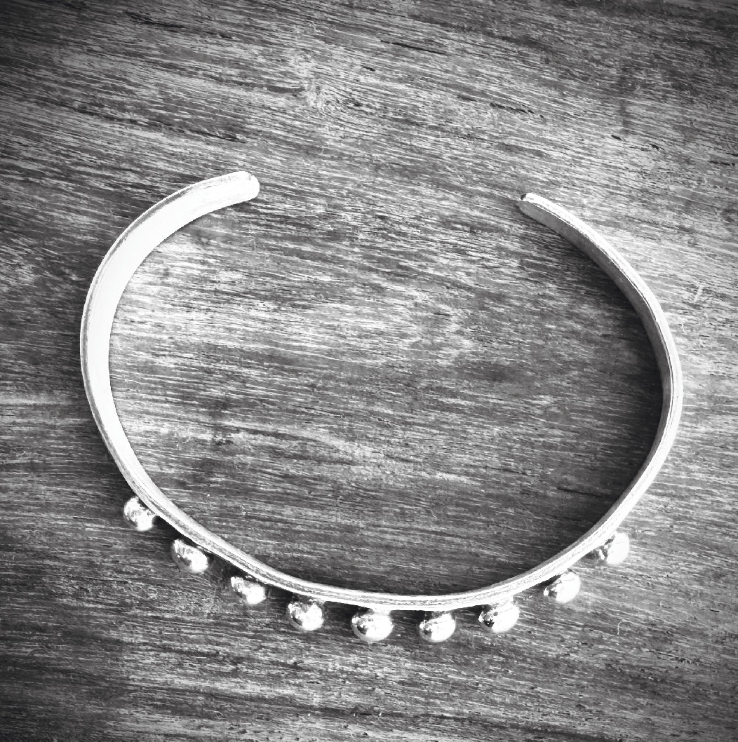 ★  DOTS CUFF★
