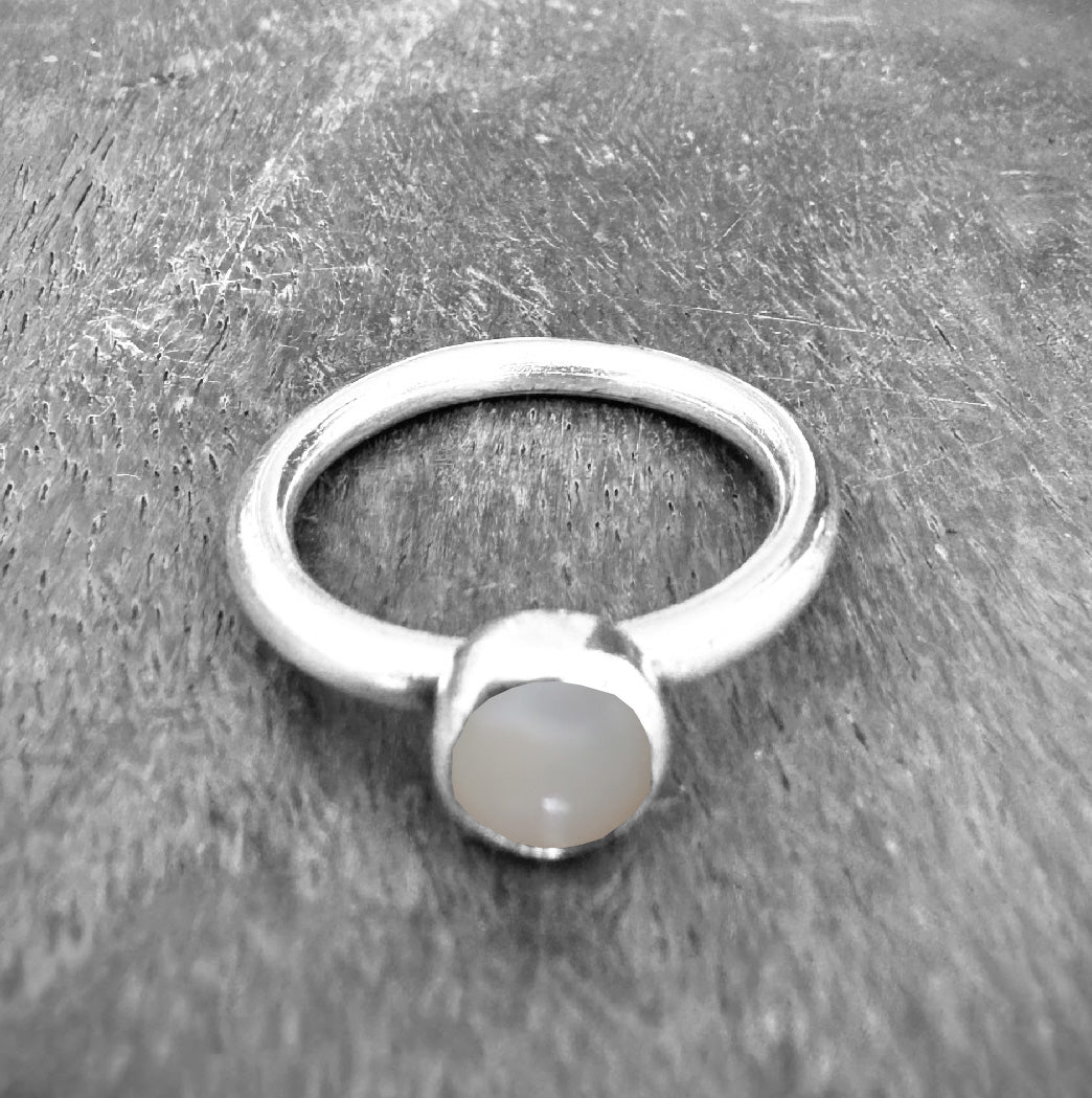 ★MOTHER PEARL  RING★