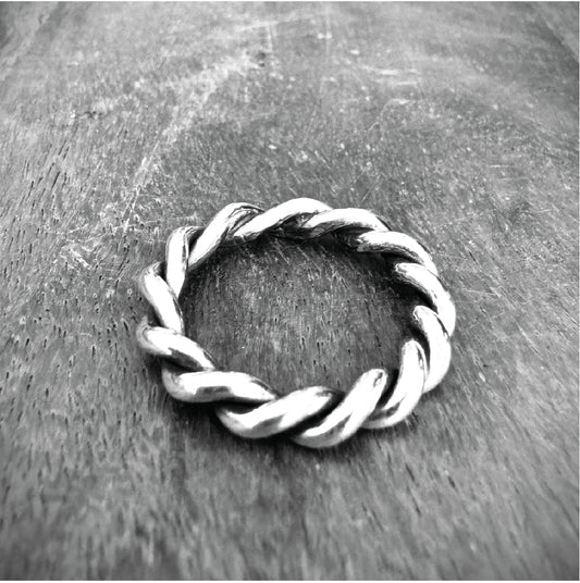 ★TWISTED  RING★
