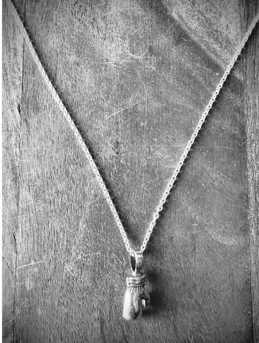 ★BOXING GLOVE  NECKLACE ★