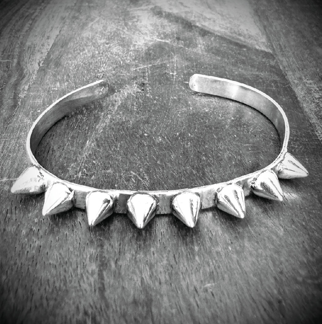 ★SPIKE  CUFF★
