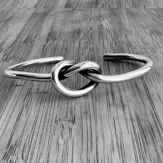 ★KNOT  CUFF★